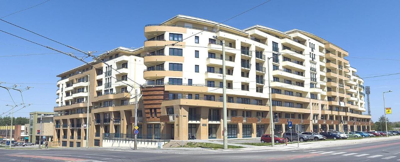 سيغيد Tisza Palota Apartmanok المظهر الخارجي الصورة
