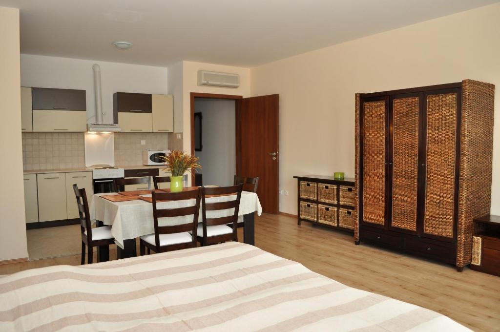 سيغيد Tisza Palota Apartmanok الغرفة الصورة