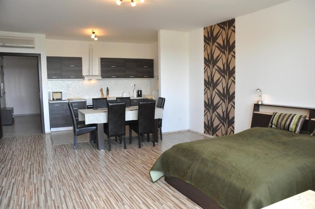 سيغيد Tisza Palota Apartmanok الغرفة الصورة
