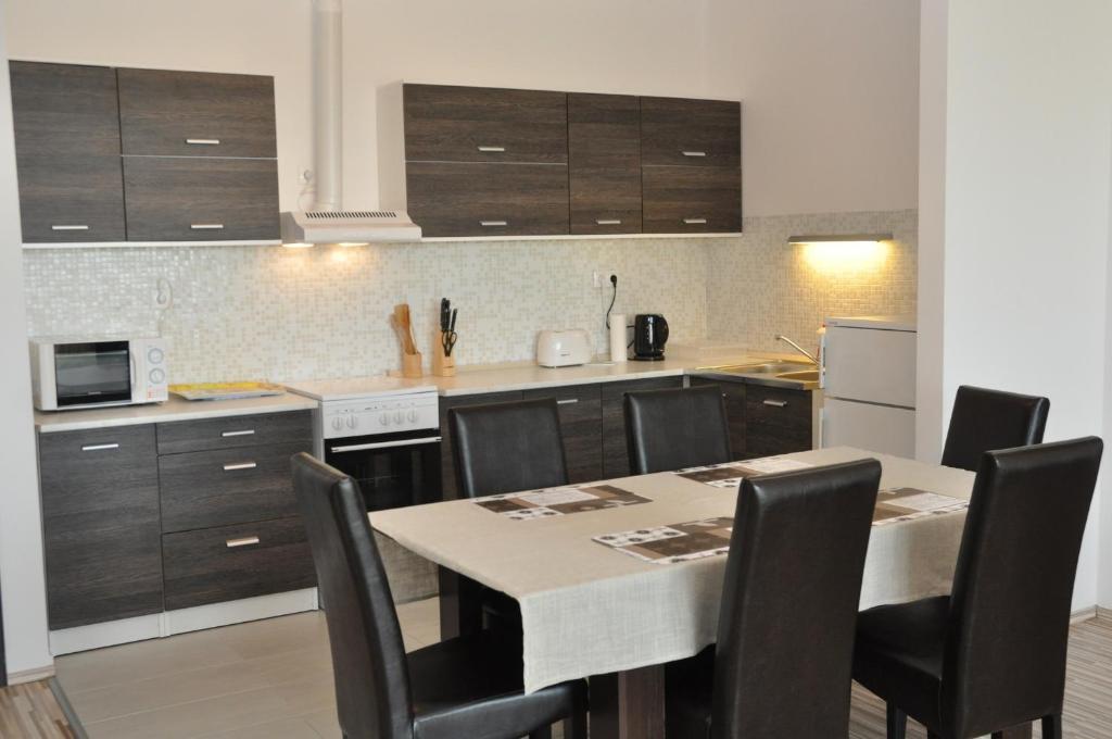 سيغيد Tisza Palota Apartmanok الغرفة الصورة